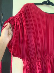 Elegant Pleated Red Maxi Dress