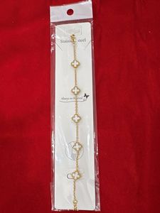 Elegant Clover Bracelet