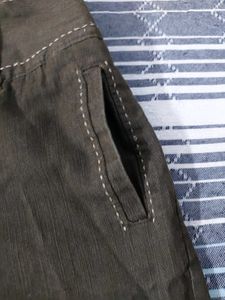 Chic Women's Dark Brown Shorts