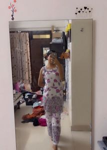 Comfortable Floral Print Night Suit