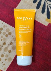 Dot & Key Vitamin C + E Face Wash