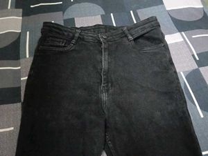 Classic Black High-Waisted Skinny Jeans