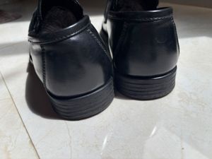 unisex Black Loafers