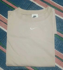 Nike Beige T-Shirt