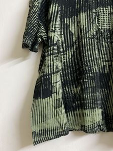 Unique Graphic Print T-Shirt