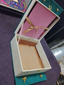 Elegant Teal Clutch Bag Style Gifting Box