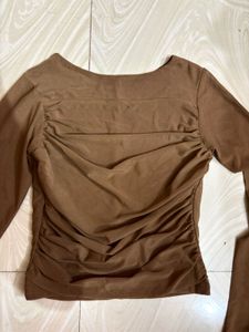 Chic Brown Ruched Top 🤎