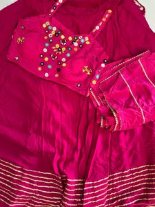 NAVRATRI SPECIAL🌺 Vibrant Pink Embroidered
