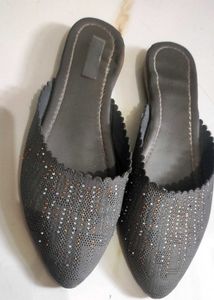 Sparkly Grey Pointed-Toe Flats