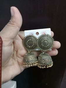 😊🥰Beautiful trendy Gold polish big jhumka