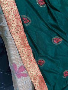 Beautiful Saree From Odhni . Only One Time Wear . Iska Blouse Stiched Nh H . Agr Kisi Ko Blouse Bhi Chahye To I Will Find It And Then Send Otherwise Its A Saree