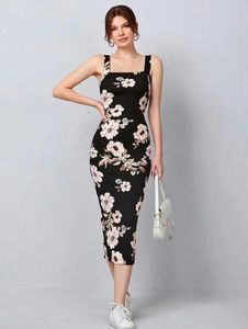 Chic Floral Print Bodycon Dress