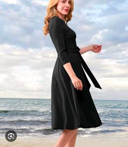 Elegant Black Midi Dress