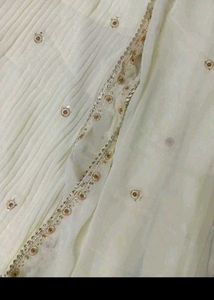 bust 46 Elegant nayra Suit