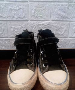 Stylish Cream Sneakers