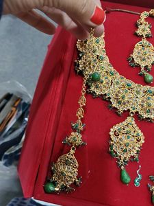 Elegant Gold &amp; Emerald Jewelry Set