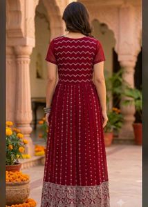 Elegant light Plum Embroidered Ethnic Nyra