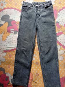 charcoal black straight fit jeans🖤