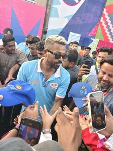 Virat Kohli &amp; Hardik Pandya hand signed bat