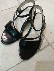 Chic Black Strappy Heels