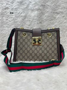 GUCCI PADLOCK SHOULDER CHAIN BAG*