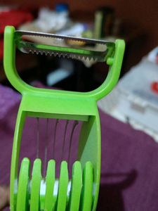 Green&amp; White Plastic Vegetable Cutter Manual