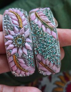 Hair Clips & Bangles – ₹69 per Piece