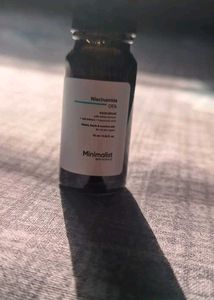 Minimalist 0.5% niacinamide serum