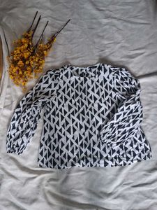Geometric Print Long Sleeve Top