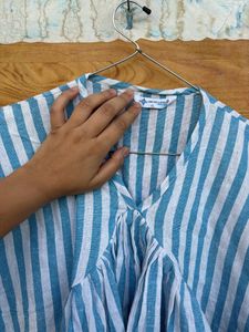 Crop Top With Vertical Line Print
