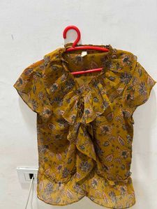 Chic Floral Ruffle Blouse
