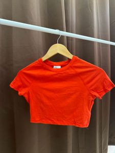 H&amp;M Red Cropped T-Shirt