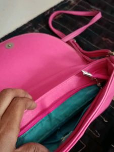 sling bag in good condition