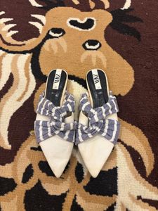 Stylish Zara Mules with Bow Detail