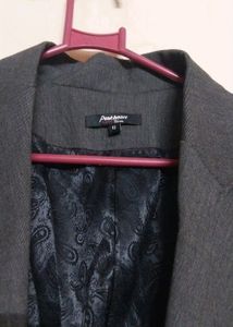 Park Avenue For Women  2 Blazer