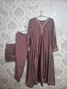 Elegant Embroidered Kurta Set