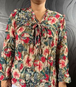 Zara Chic floral top