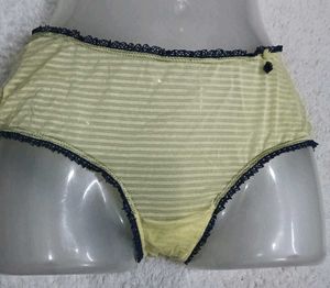 Striped Panty with Lace Trim ♥️