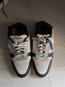 Kroos White & Black Sneakers