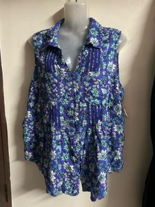 Floral Print Sleeveless Button-Up Top
