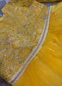 Stunning Yellow Embellished dress💖