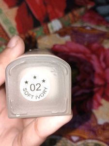 Matte liquid foundation