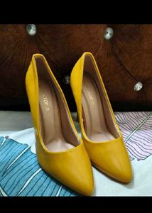 Bright Yellow Pointed Toe Heels