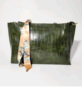 Elegant Green Tote Bag