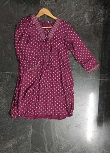 burgundy kurti (trends)