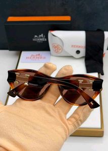 Burberry Sunglasses unisex