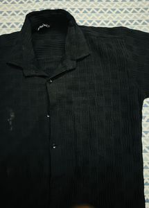 Black Short Sleeve Button-Down Shirt