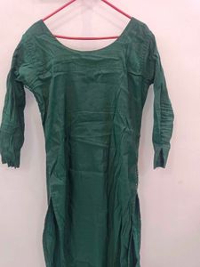 Elegant Emerald Green Embellished Kurta