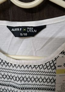 Cute White sleeveless top