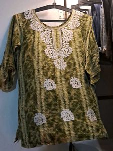 Embroidered Green Tie-Dye Kurta